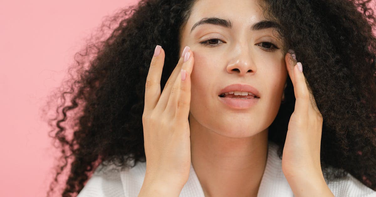 Waxing vs. Shaving for Sensitive Skin: Which Actually Causes Less Irritation?